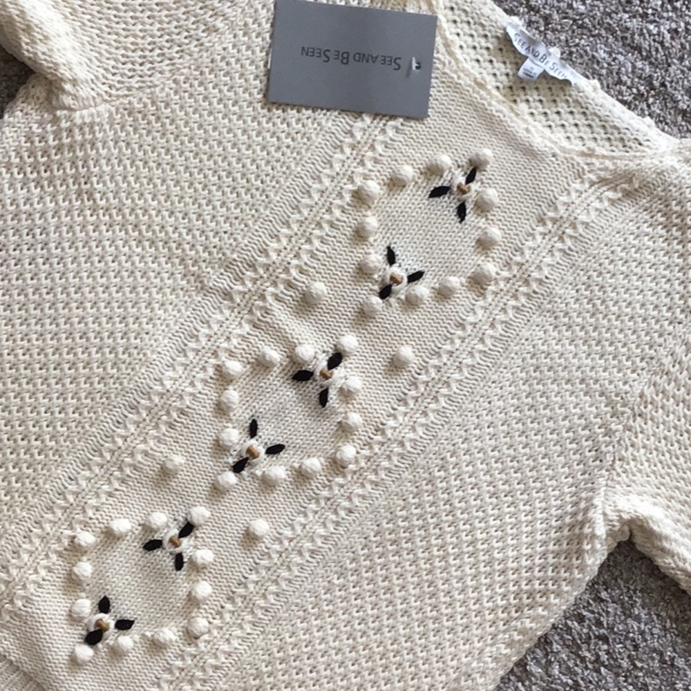 SHORT SLEEVED KNIT SWEATER - SMALL NWT - Picture 2 of 10